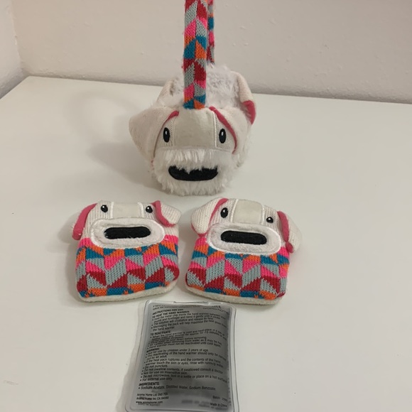 In used condition cute ear muffs with reheatable hand warmers. - Picture 1 of 4